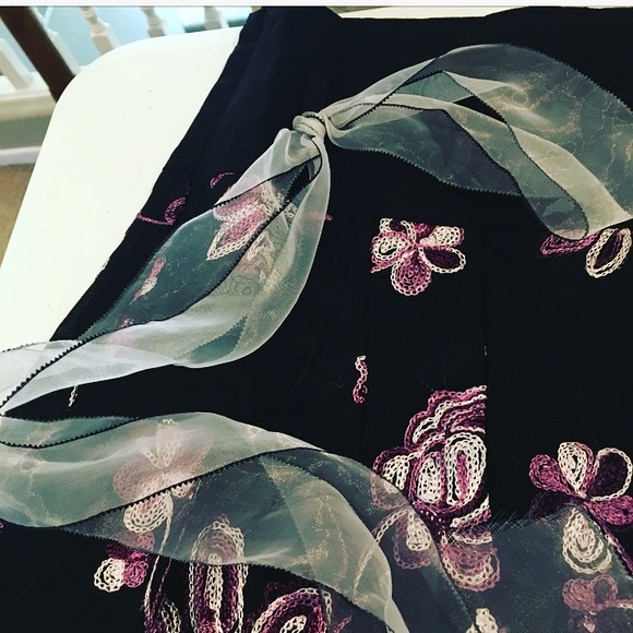 NWT🌸Mingle Pleated Black Skirt W/Embriodery Small - Picture 5 of 8